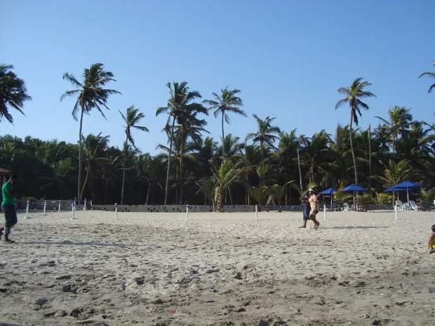 Labadi Beach - Accra - panoramio