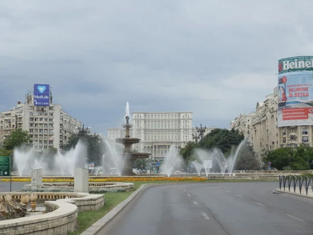 Bucharest Day 2 - Unirii (9337908714)