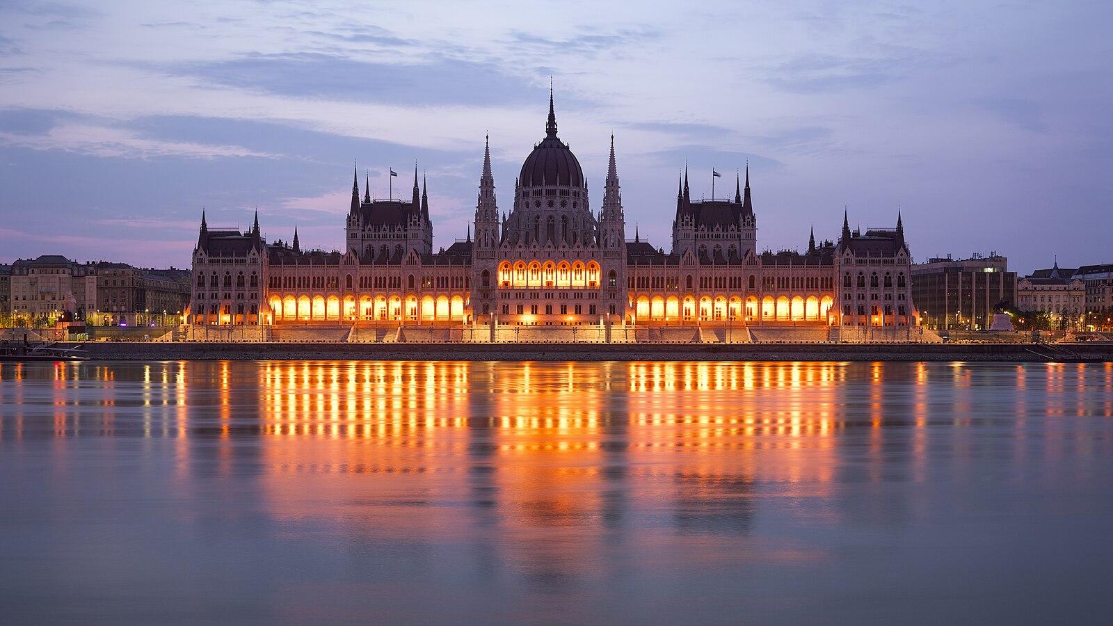 How to Enjoy Budapest’s Rich Culture and Landmarks Like a Local