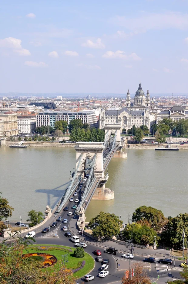 Budapest Szechenyi lanchid R01