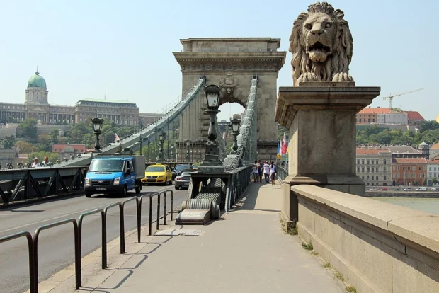 Budapest - Széchenyi Lánchíd (26706202689)