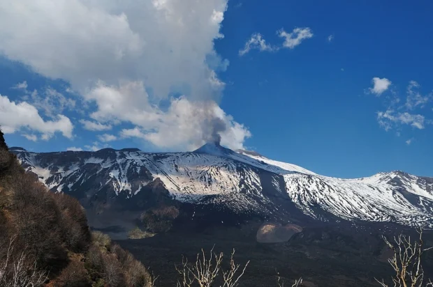 Etna April 2011 Eruption - Creative Commons by gnuckx (5607649346)