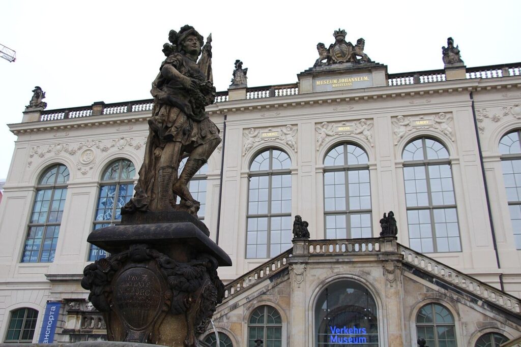 Dresden - Türkenbrunnen & Johanneum (26226717010)