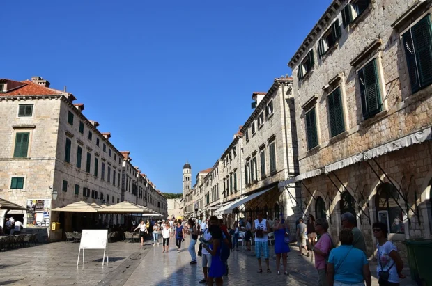 Along Stradun, Dubrovnik (5) (30044500225)