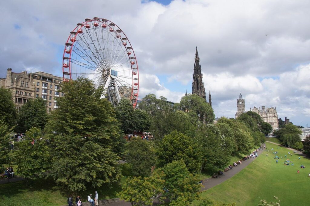 East Princes Street Gardens, Edinburgh - geograph.org.uk - 4608173