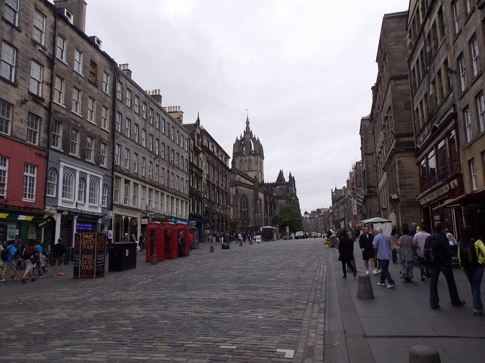 Royal Mile Wonders Await in Edinburgh’s Old Town