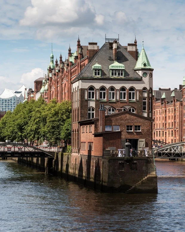 Explore Hamburg’s Urban Spirit: Must-See Landmarks and City Stories