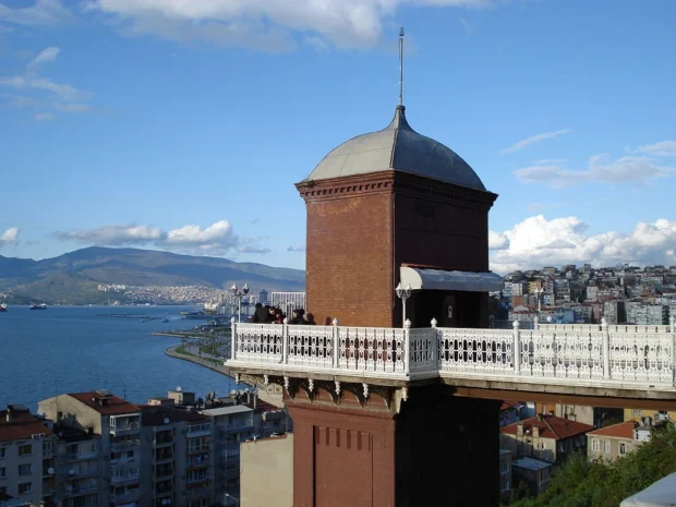 Izmir, Turkey, Asansör Asansor ust kisim
