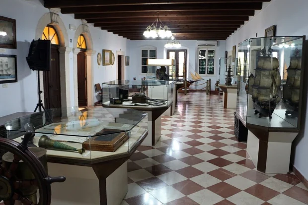 Cattaro, museo marittimo, interno 12,2