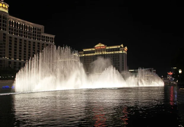 Bellagio Fountains 3 (14944026234)