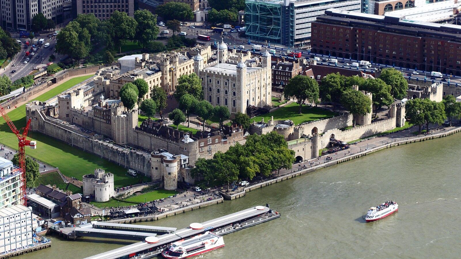 Step Inside London’s Tower of London: Royal Secrets and Bold Stories Await