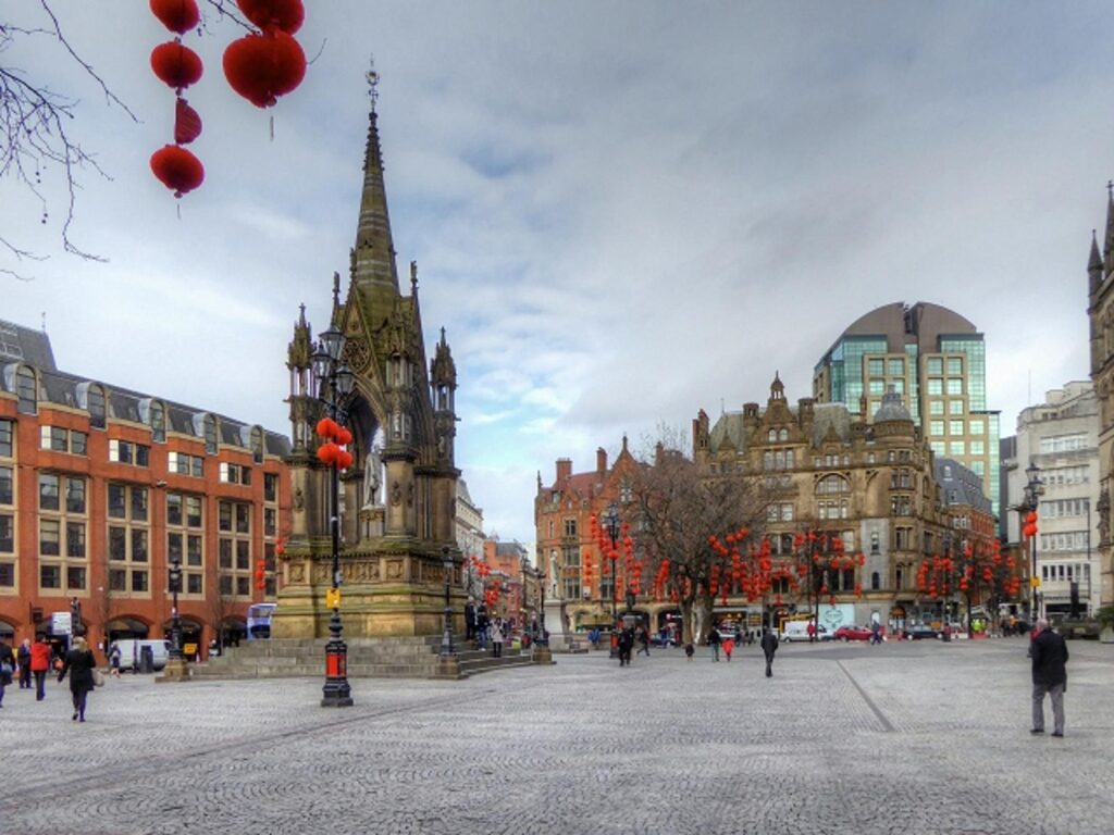 Albert Memorial and Albert Square, Manchester - geograph.org.uk - 4354820