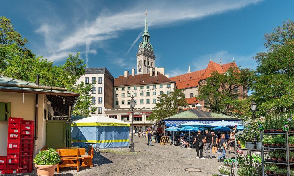 Munich Viktualienmarkt (54217400582)