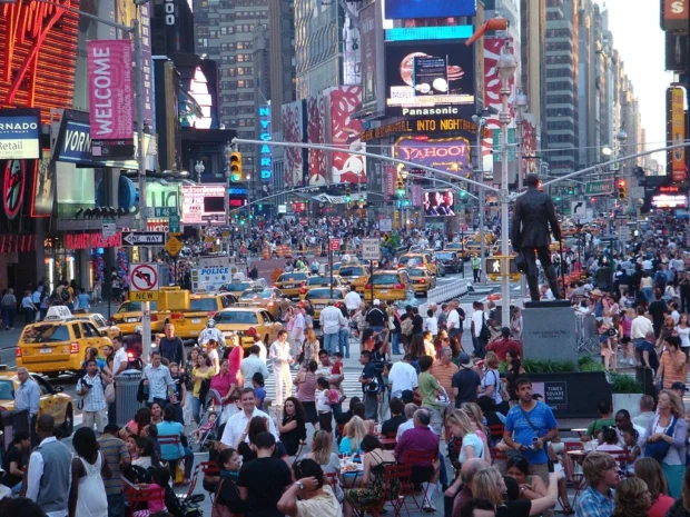 New York, United States, Times Square Crowd Crowd is equal to Times Square - panoramio