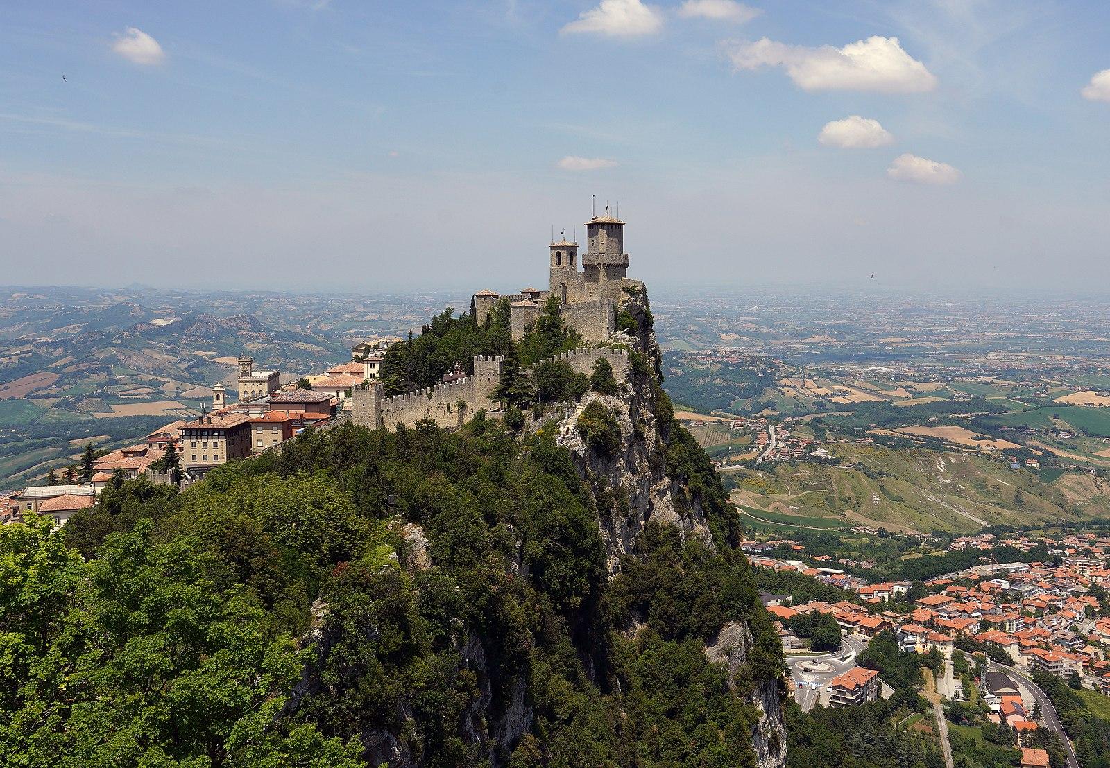 San Marino Travel Guide: Best Places to See and Eat