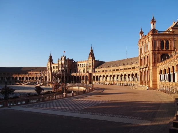 Seville, Spain, Plaza de España Plaza de España, Seville - 2013.07 - panoramio