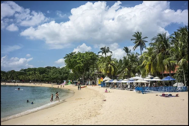 Singapore Sentosa Beach-02 (23430936003)