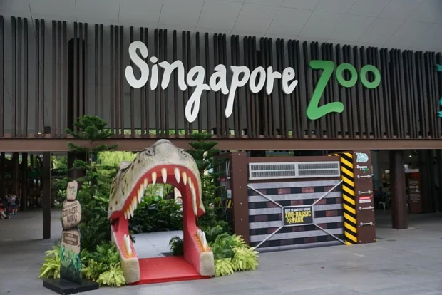 Entrance - Singapore Zoo (02)