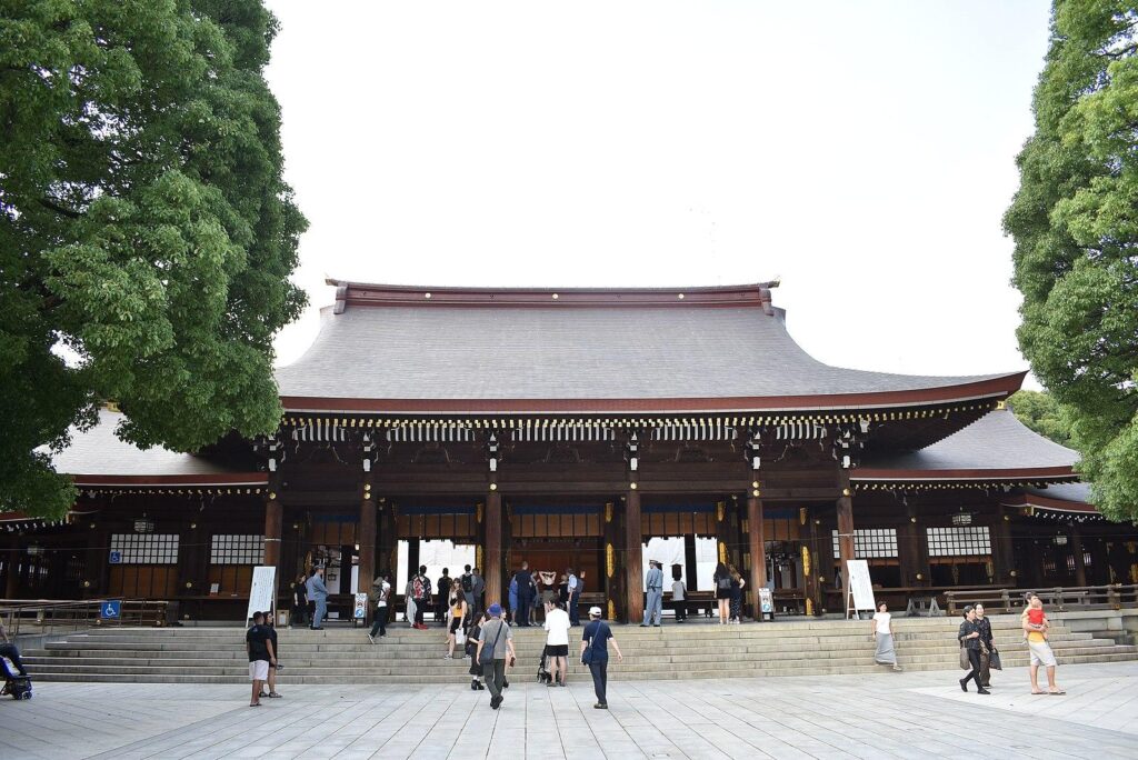 Courtyard of Meiji Shrine 20190717