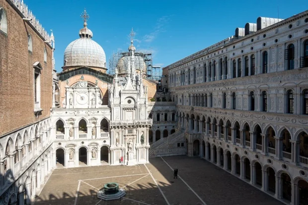 Doge's Palace (50427861872)