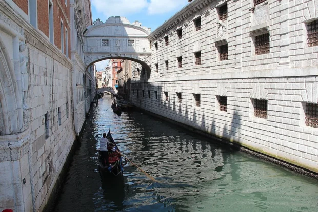 0 Venise, le pont des Soupirs franchissant le Rio di Palazzo o Rio della Canonica (1)