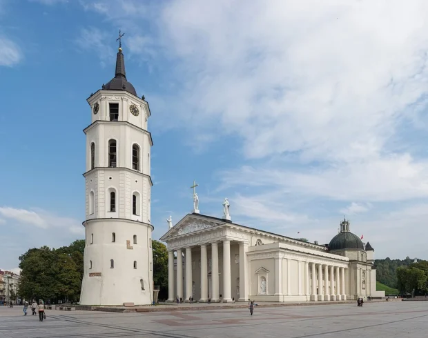 Vilnius Old Town Strolls: Start Your City Escape Here