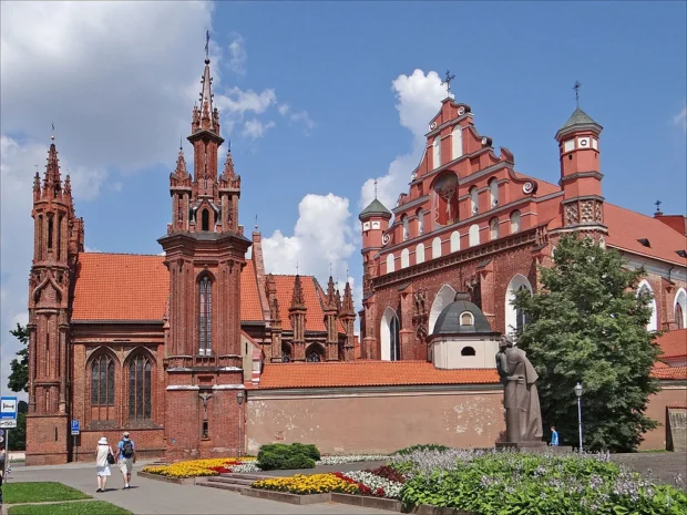 Les églises St-Anne et St-François des Bernardins (Vilnius) (7670908128)