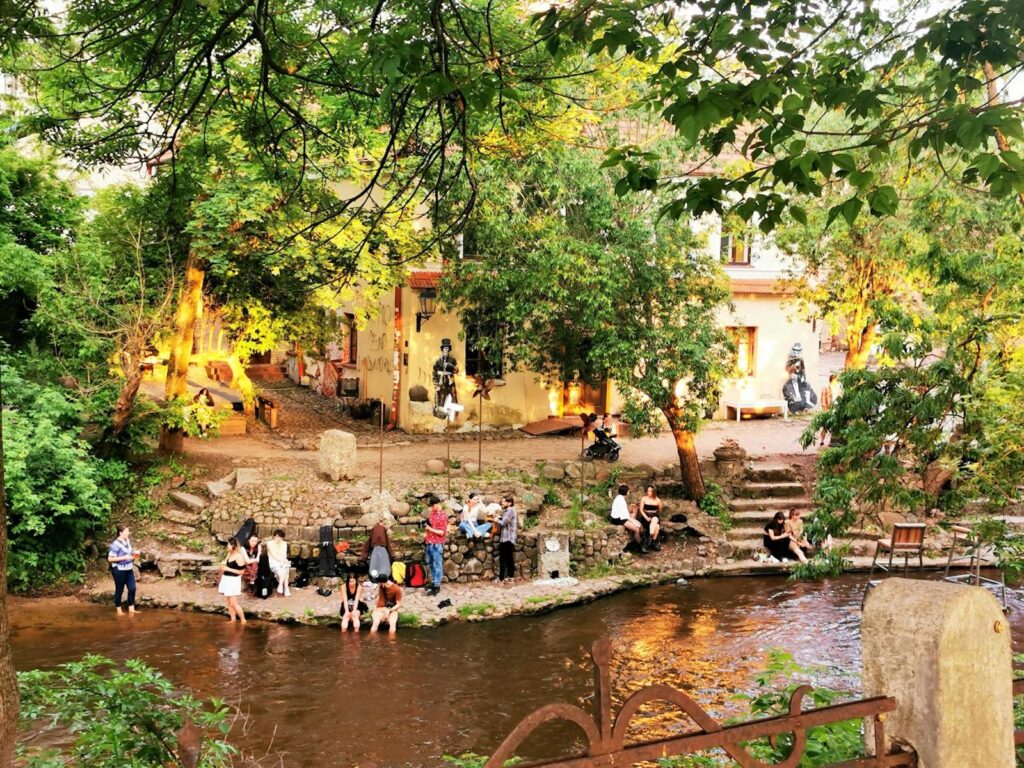 Prie Menų inkubatoriaus