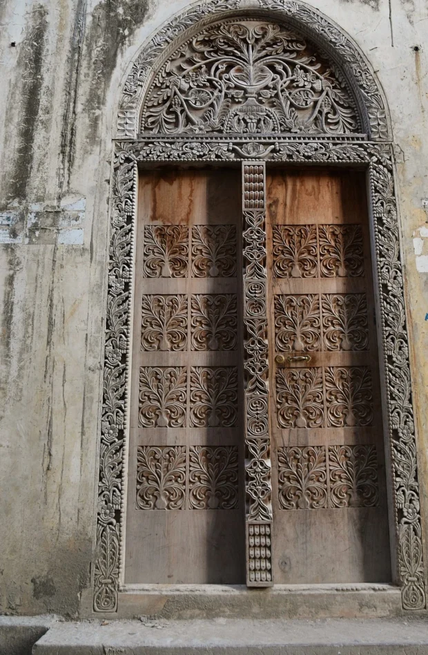 Zanzibar, Tanzania, Stone Town Wooden Door Carved wooden door, Stone Town, Zanzibar (22) (29071336786)